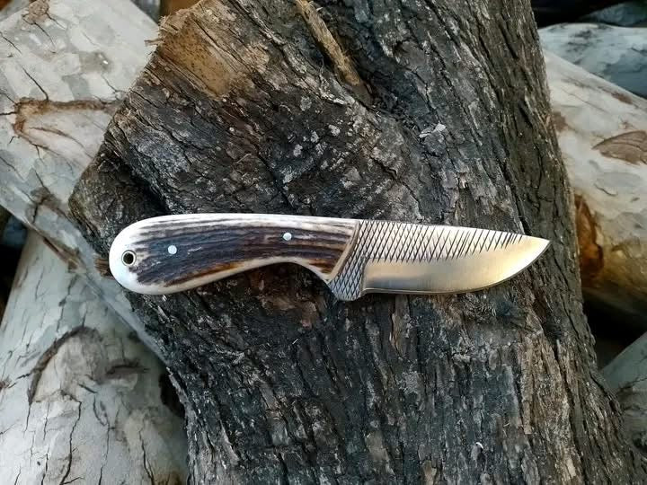 Cross-Hatch Stag Drop Point Hunter Knife for Hunting and Outdoor Tasks
