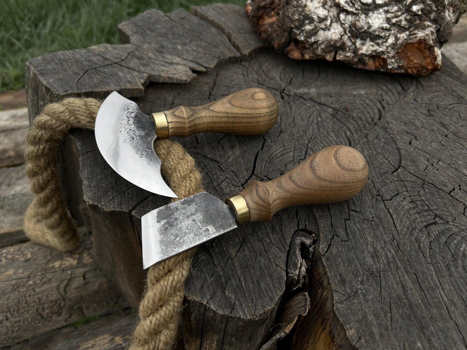 2-Piece Rounded and Angled Leather Knife Set
