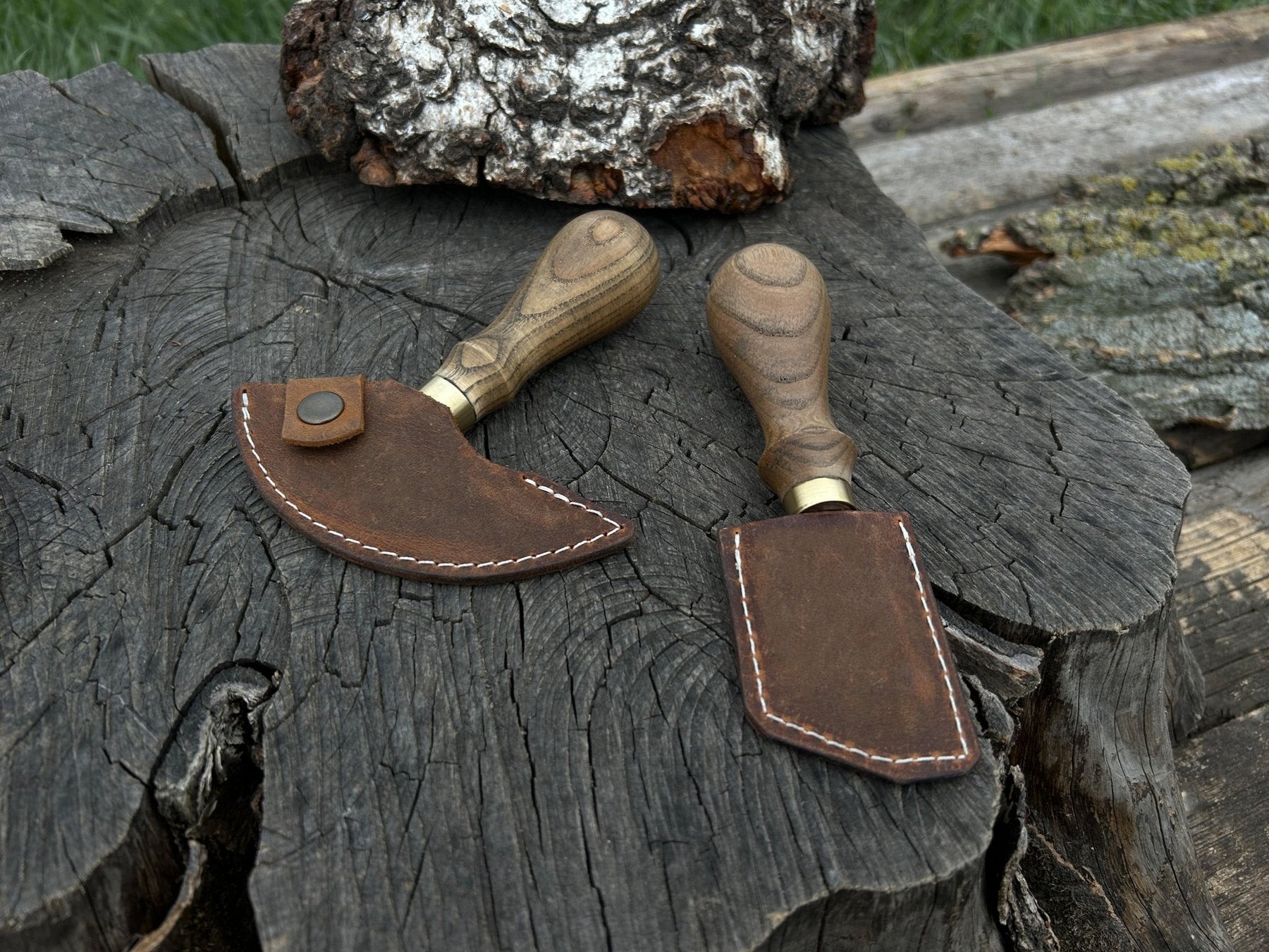 2-Piece Rounded and Angled Leather Knife Set