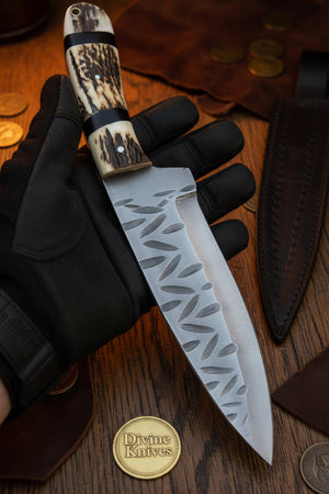 Stag Horn Cowboy Hunter Knife with Leaf Textured Spine