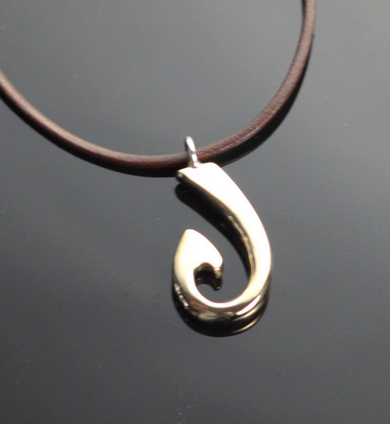 Bronze Sm. Circle Hook Pendant – BRP1038