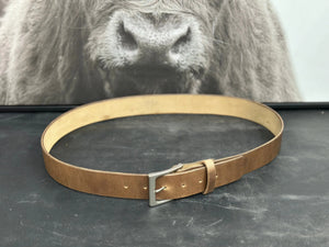 Custom Leather Belt by Kw Leatherworks, handmade leather goods detail photo 9