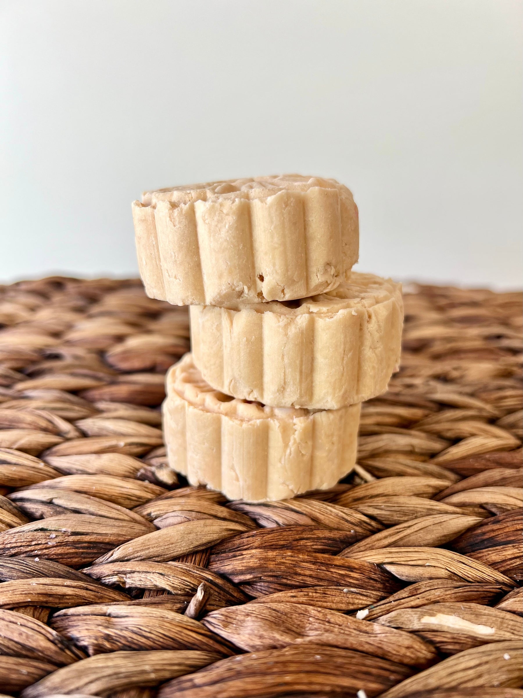 Oatmeal Milk & Honey Shampoo Bar