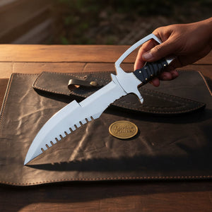Full-Tang D-Guard Sawback Tracker Bowie Knife with Sawback Spine