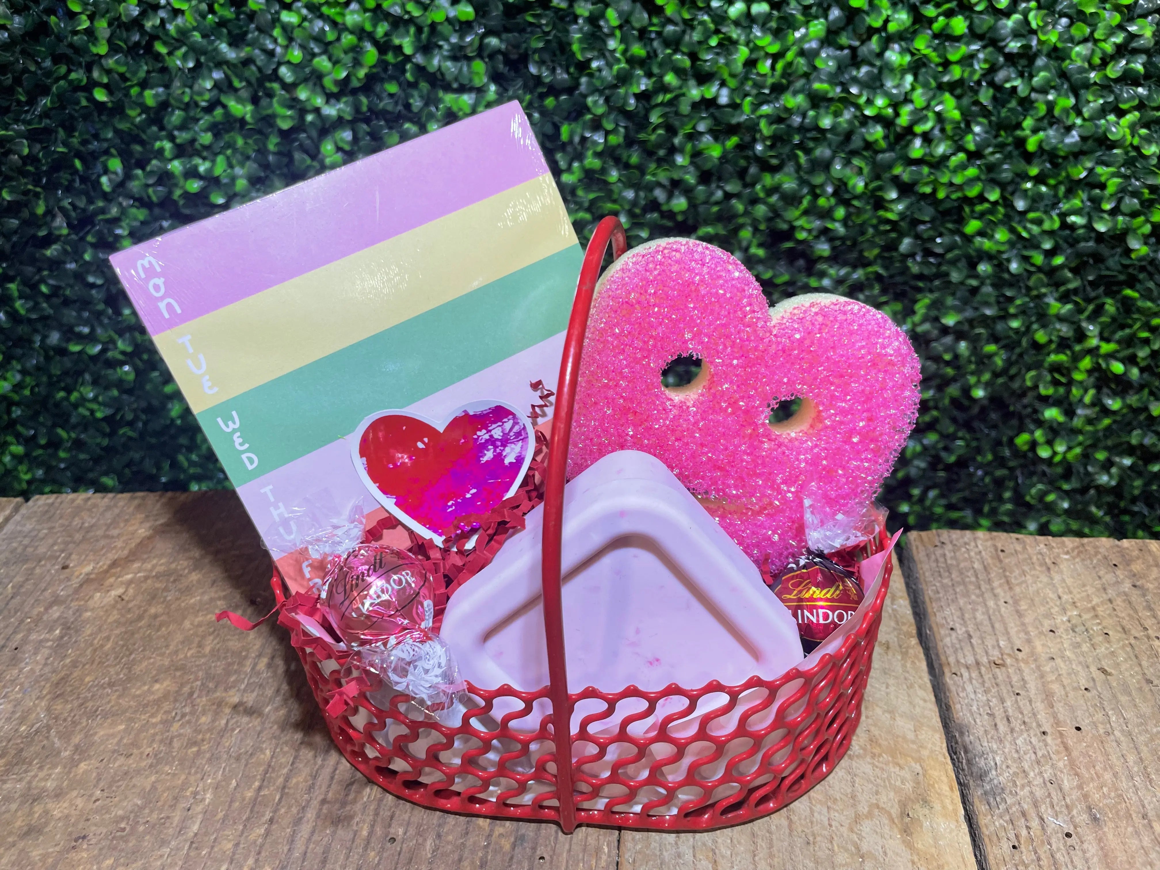 Gift Basket for Your Friend (who loves a to-do list and clean kitchen)! Every Time Co