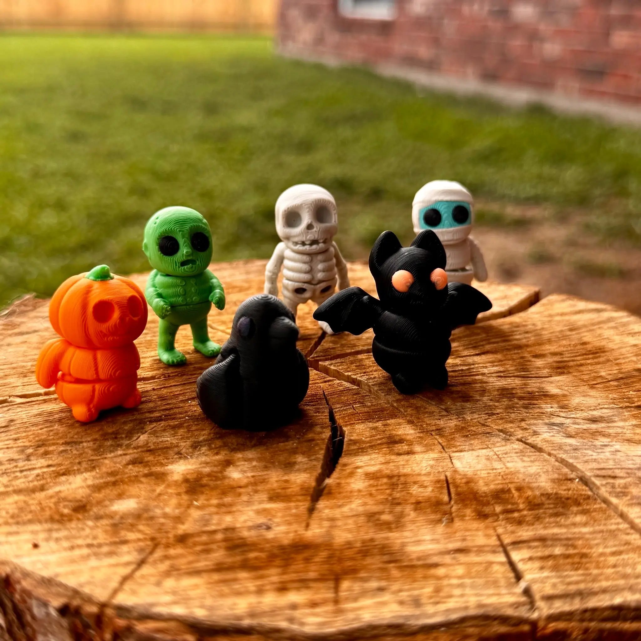 Halloween Horrors Fidget Toys: Pumpkin, Zombie, Skeleton, Mummy, Bat, Crow - Main Street Collective