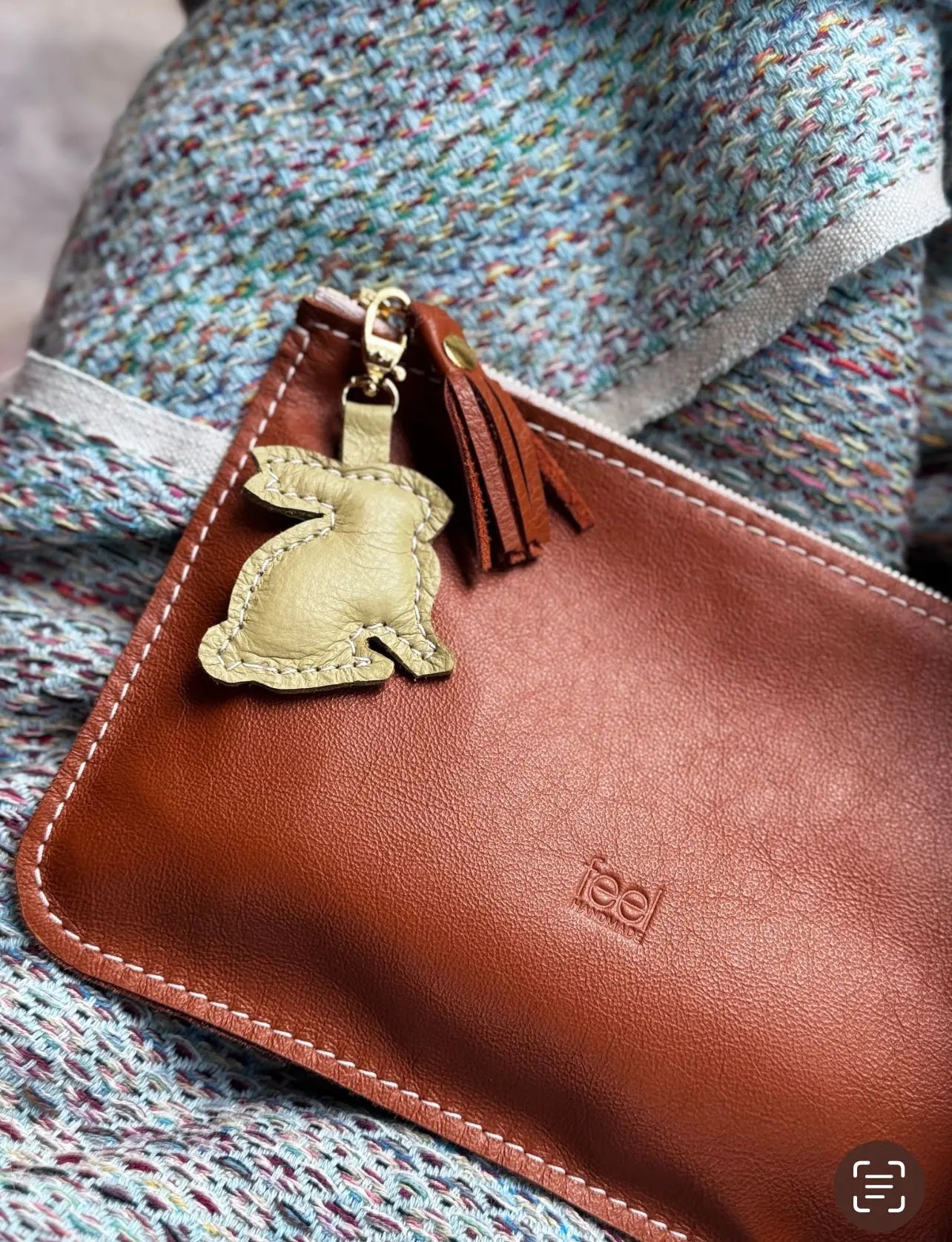 Hand Pouch by Feelhandmade, handmade leather goods detail photo 2