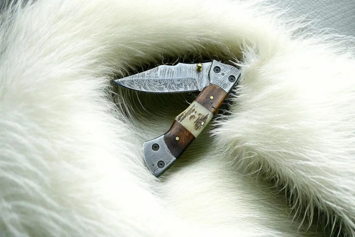 Handmade Damascus Pocket Knife – Rosewood & Antler Horn Damascus Knife Store