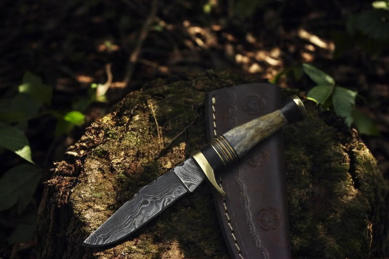 Handmade Damascus Skinning Knife – Antler Horn Handle by Damascus Knife Store, Damascus knife detail photo 2