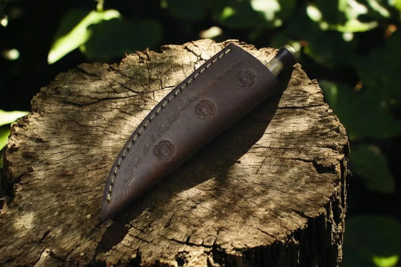 Handmade Damascus Skinning Knife – Antler Horn Handle by Damascus Knife Store, Damascus knife detail photo 3