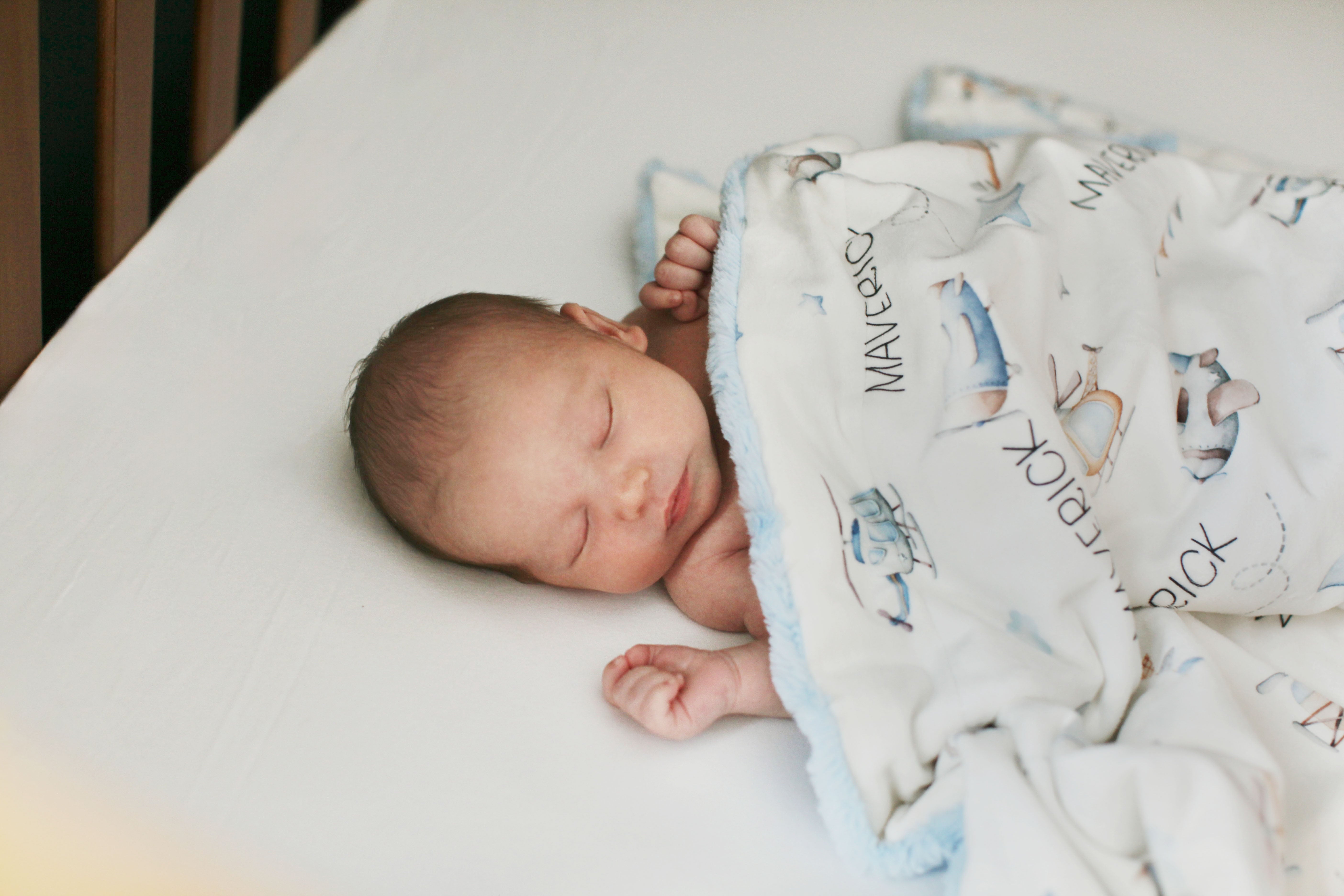 Personalized Baby Blanket – Airplanes Deluxe Minky Infant Blanket with Custom Name | Cozy, Plush Gift
