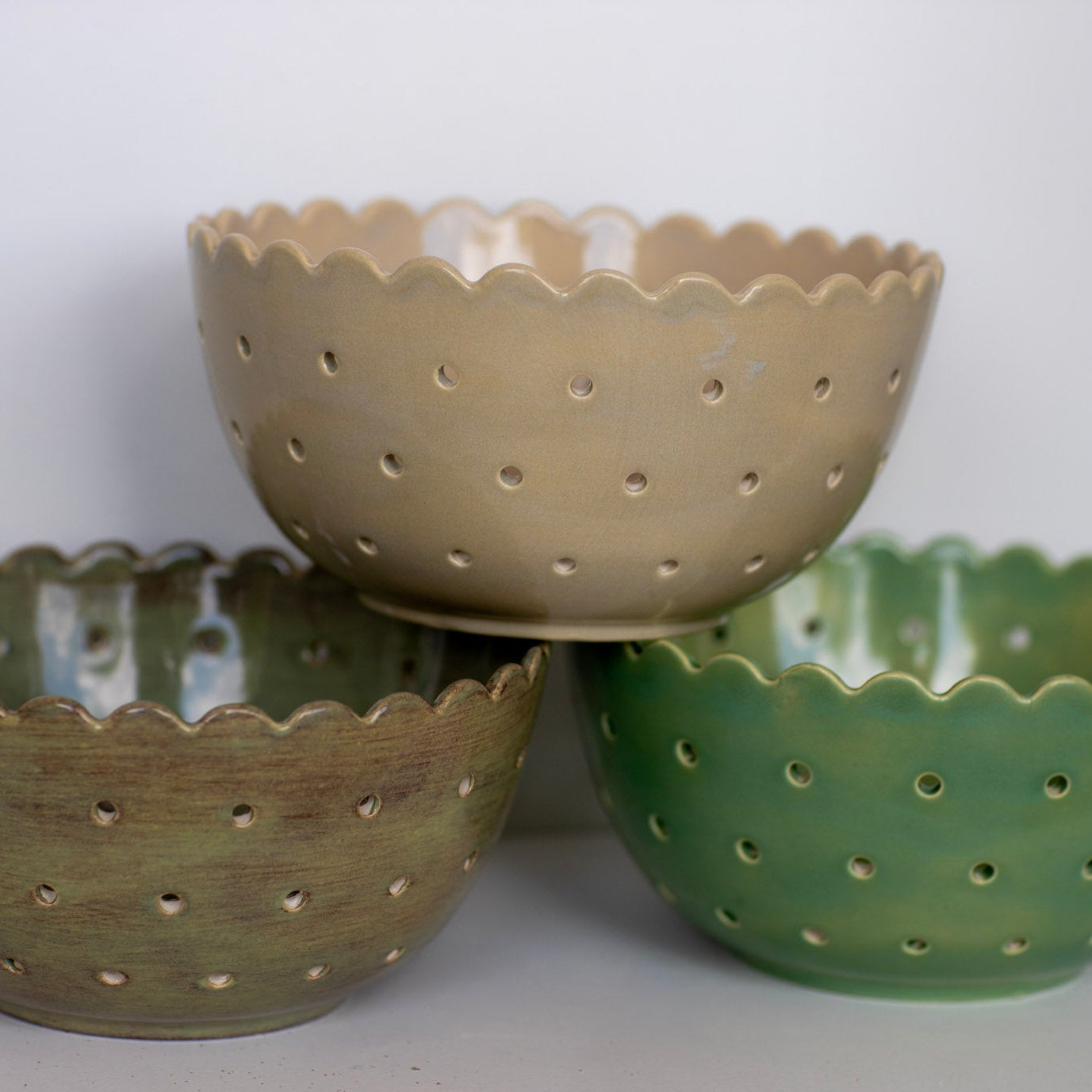 Scalloped Edge Berry Bowl