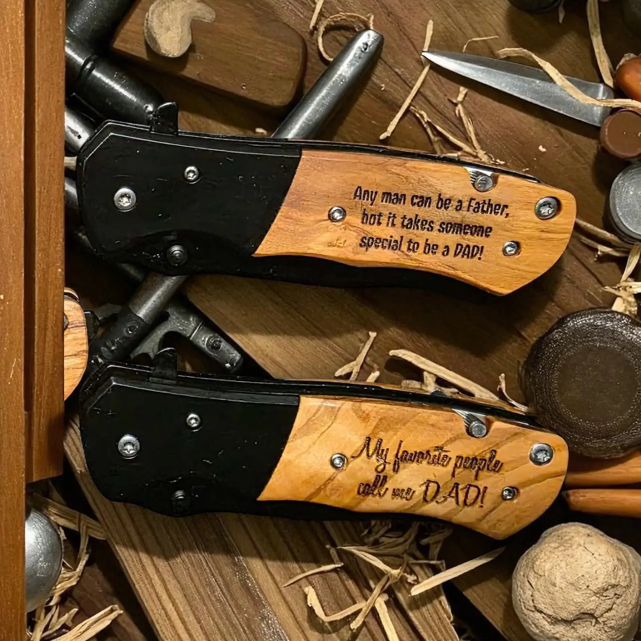 Personalized Pocket Knives: Father's Day Gifts - Engraved "DAD!"