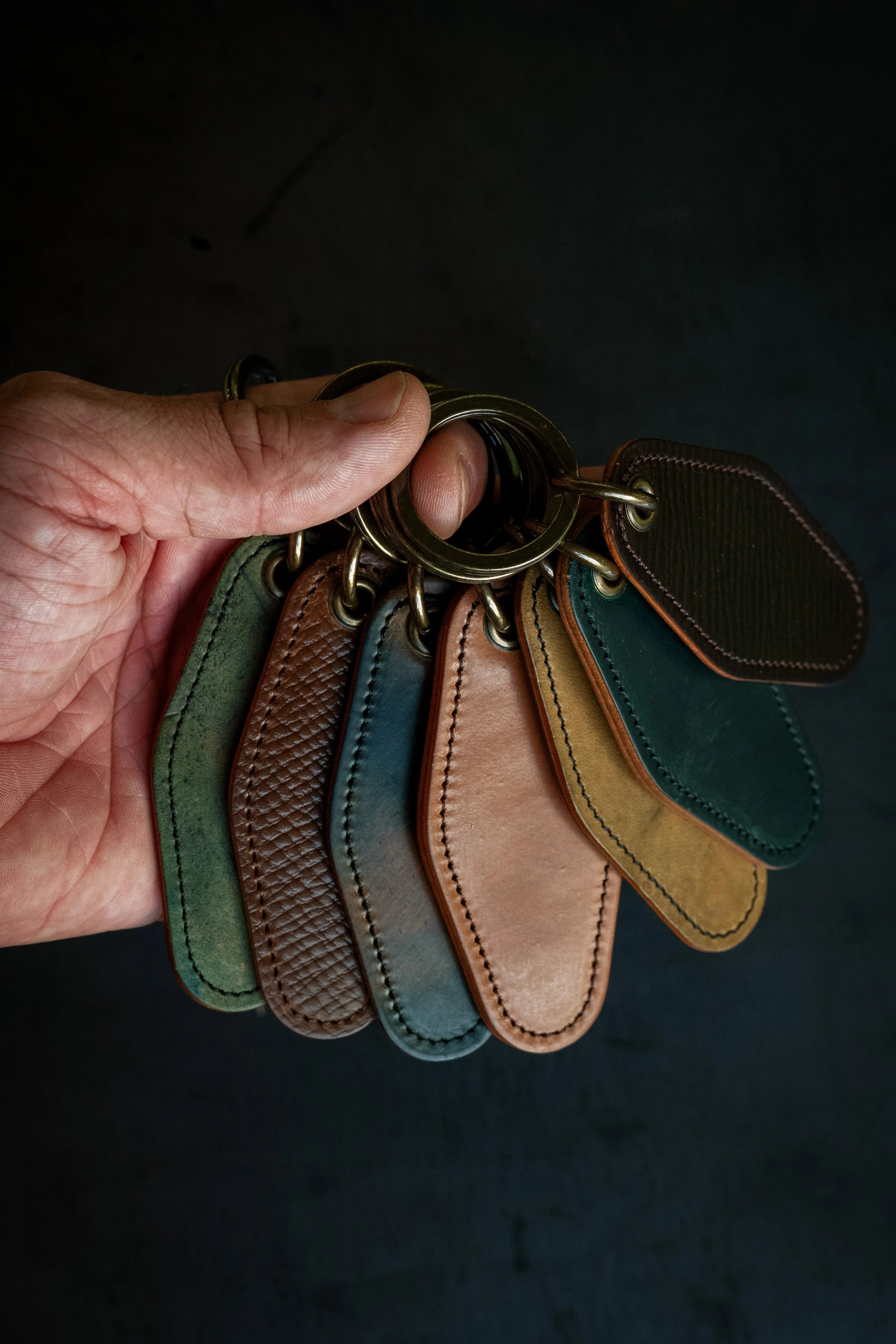 Motel Key Ring - Dark Cognac Hatchgrain Shell Cordovan Loyal Stricklin
