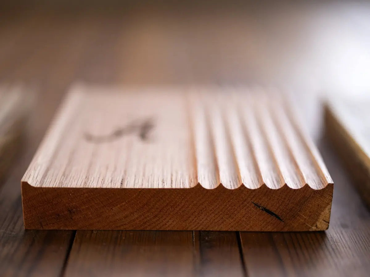 Oak Phone and Pen Tray with carved grooves, featuring a wood grain pattern, from the University of Alabama.