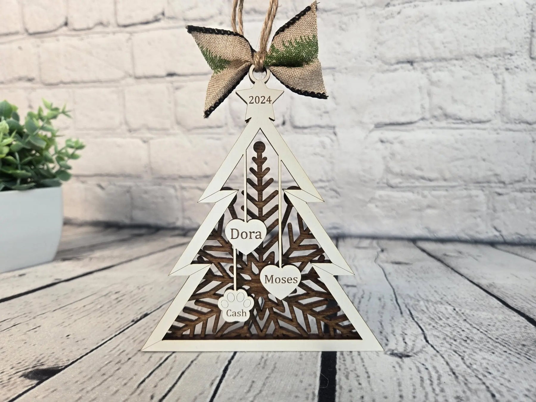 Personalized Family Tree Ornament by EverLee Creations, Southern home decor main product photo