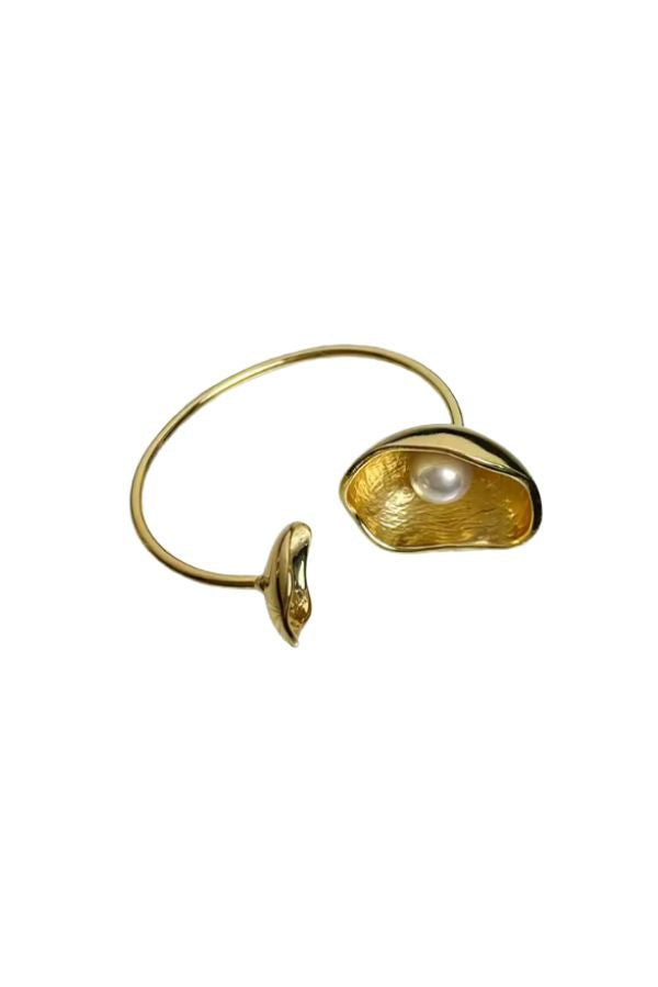 The Oyster Bangle in Gold