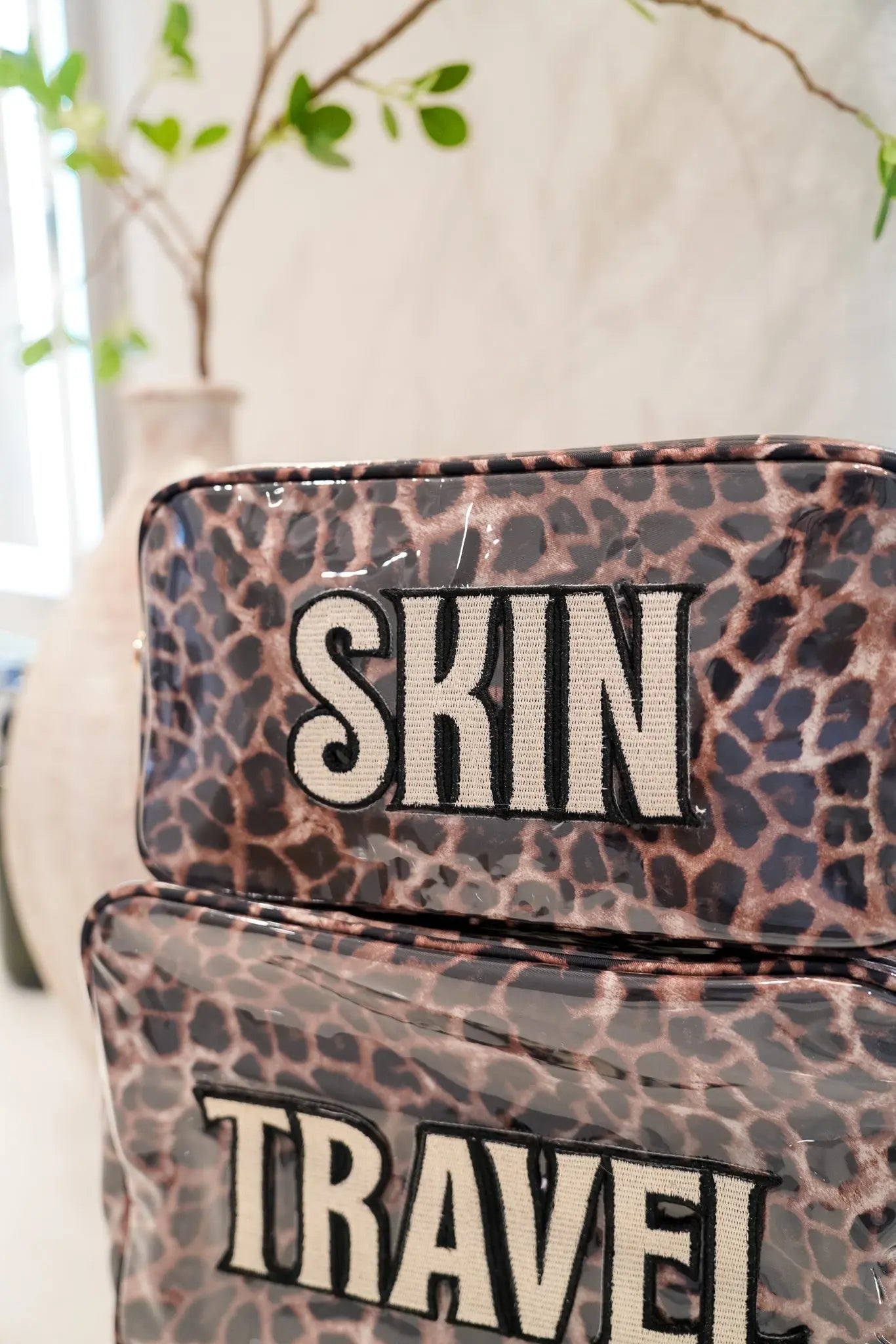 Skin - Leopard Clear Coat Large Bag by KenzKustomz, handmade leather goods detail photo 4