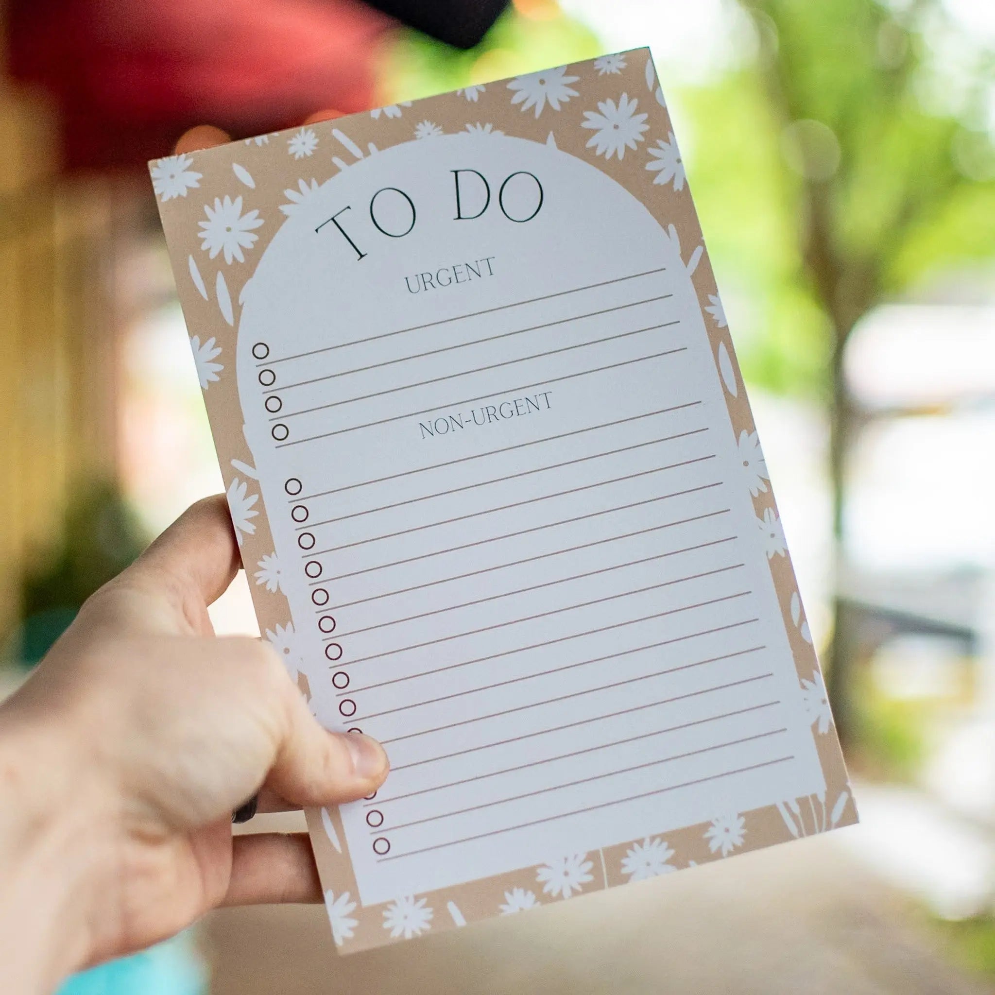 Tan and White Floral - To Do Notepad Still Magnolia