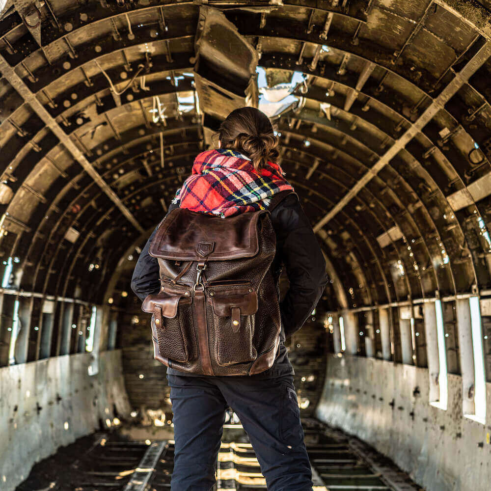 Theodore full-grain leather laptop backpack detail image 3