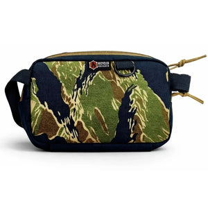 Camouflage Cordura nylon fanny pack with zipper and adjustable strap