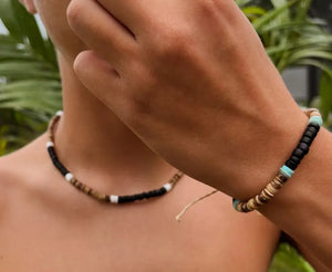 Useppa Necklace by HALT, handmade jewelry detail photo 2
