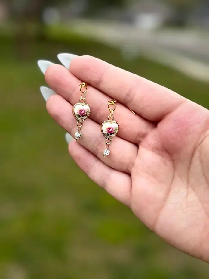 Vintage Porcelain Heart Earrings Gold Dainty Handmade Romantic Jewelry Mushroom Lady Co Mississippi