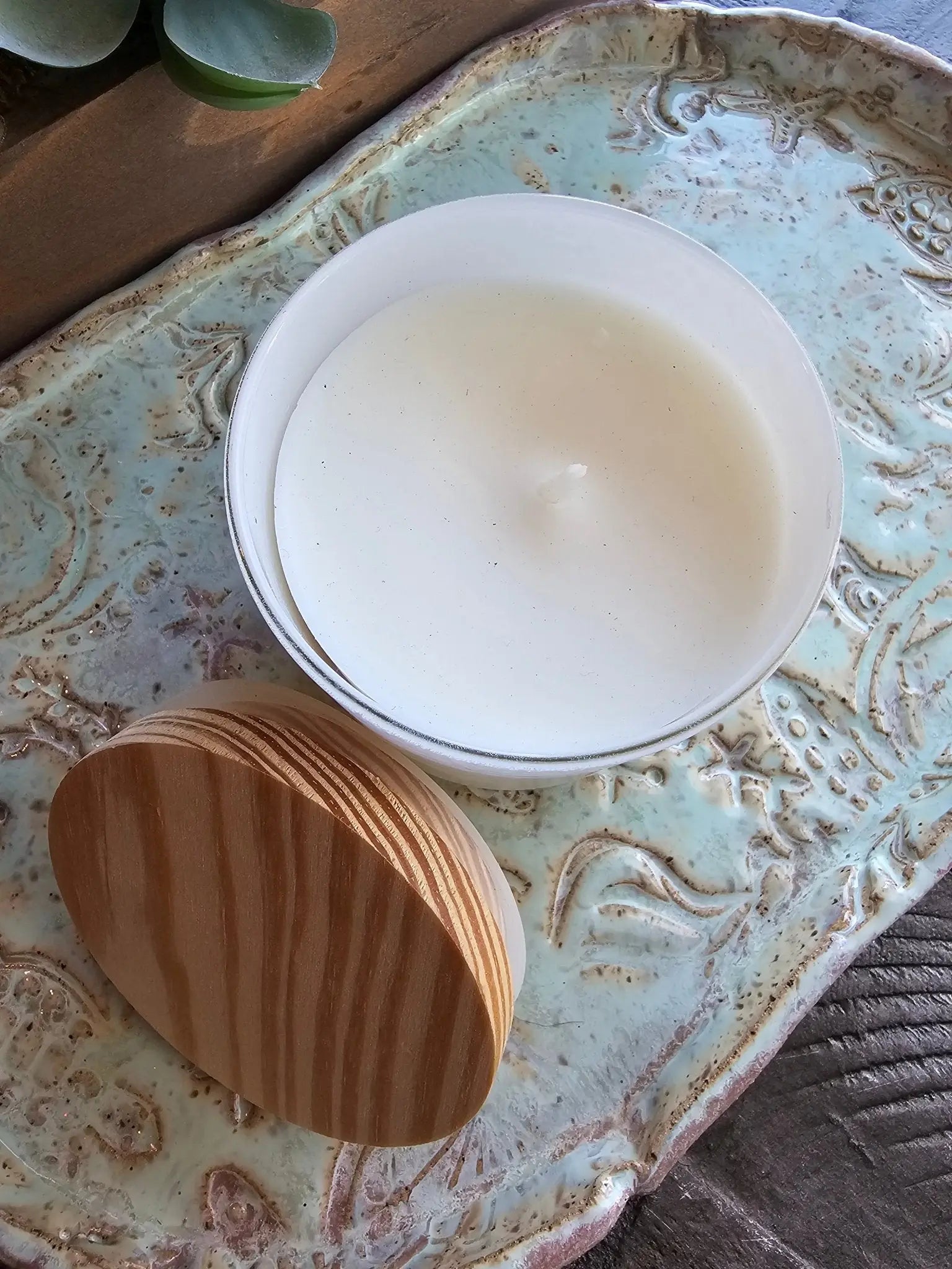 White Soy Candle in Jar with Wooden Lid: Coastal Ambiance by Main Street Collective