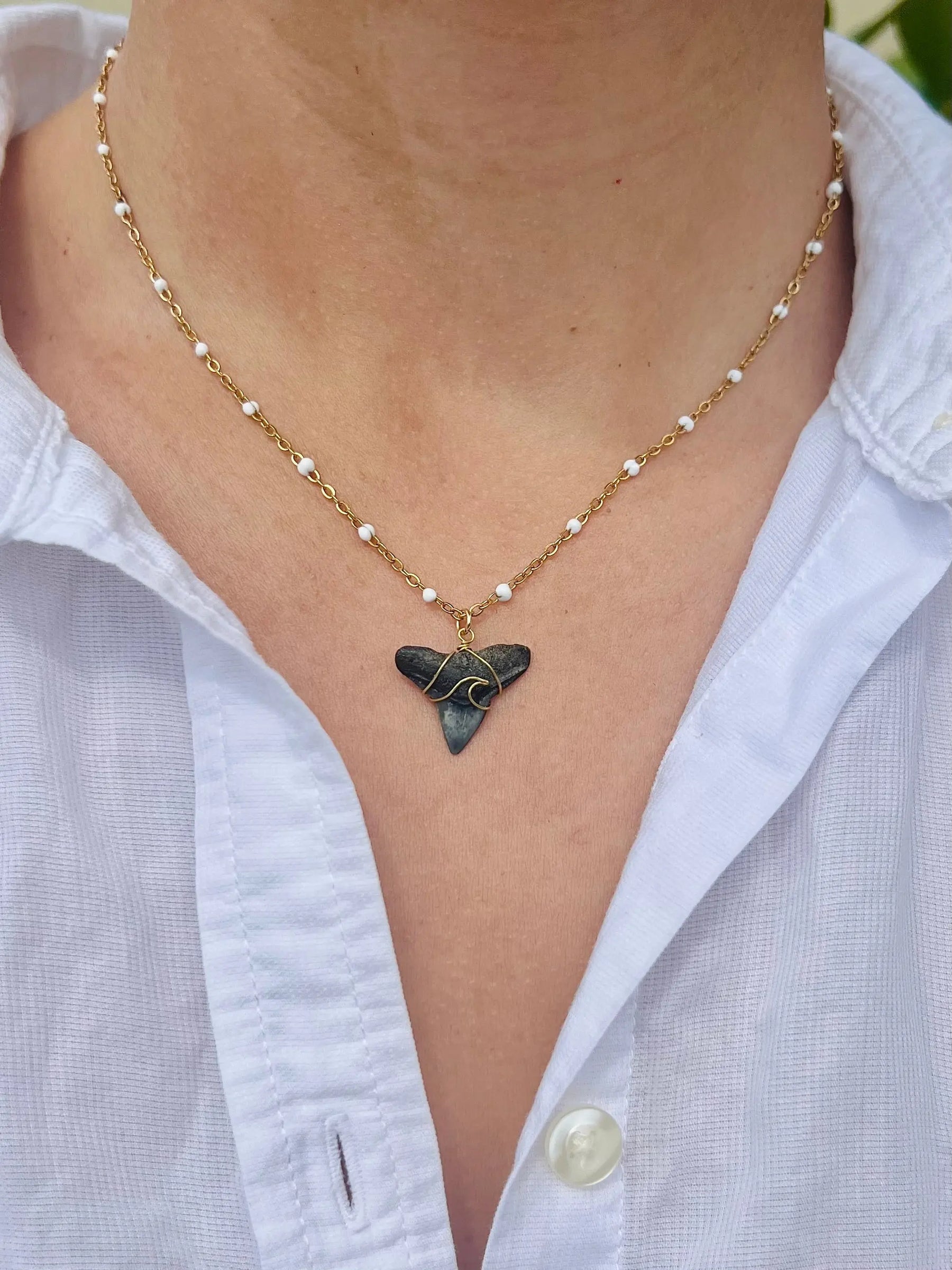 Wave Shark Tooth Necklace - White HALT