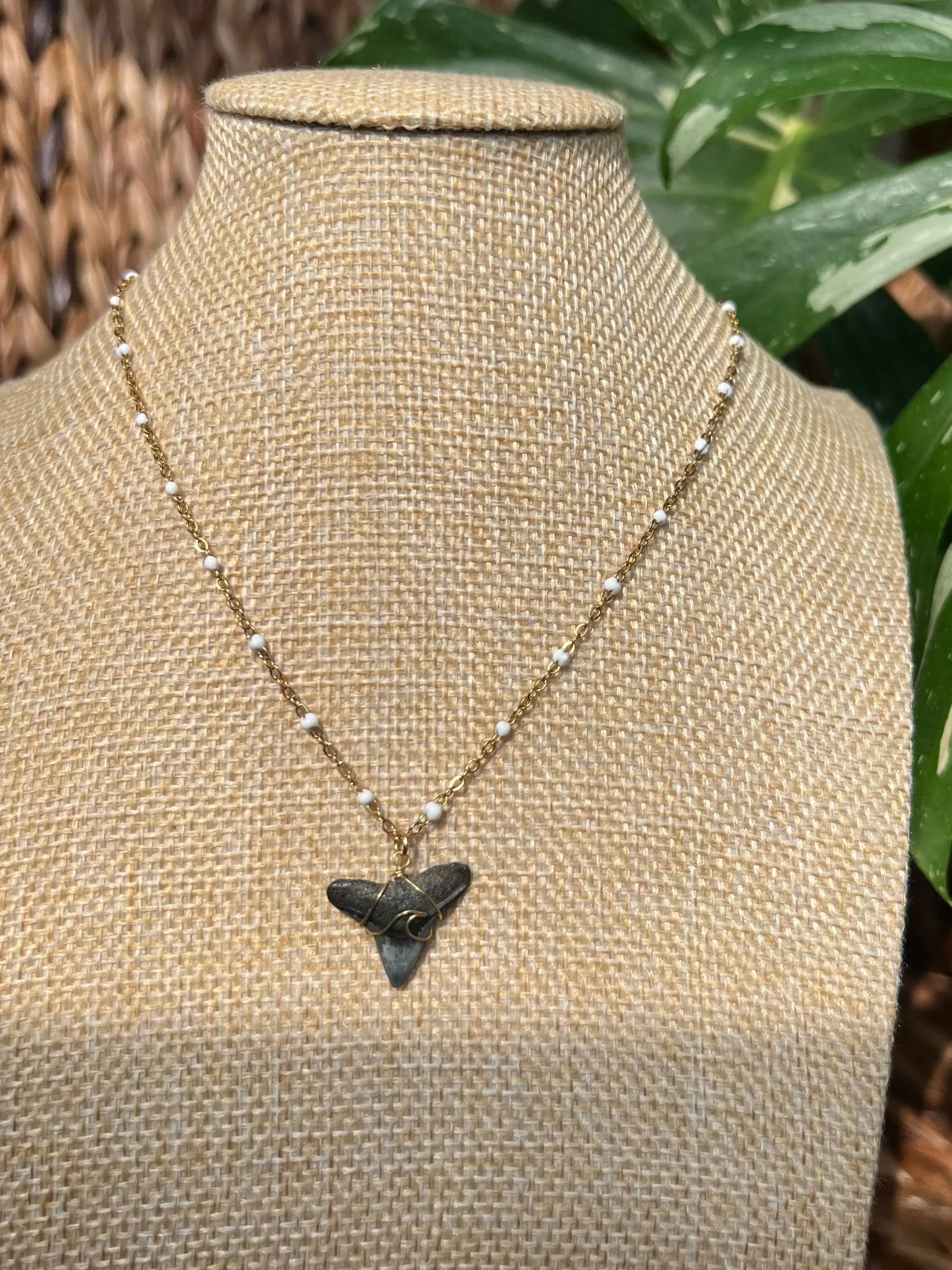 Wave Shark Tooth Necklace - White HALT