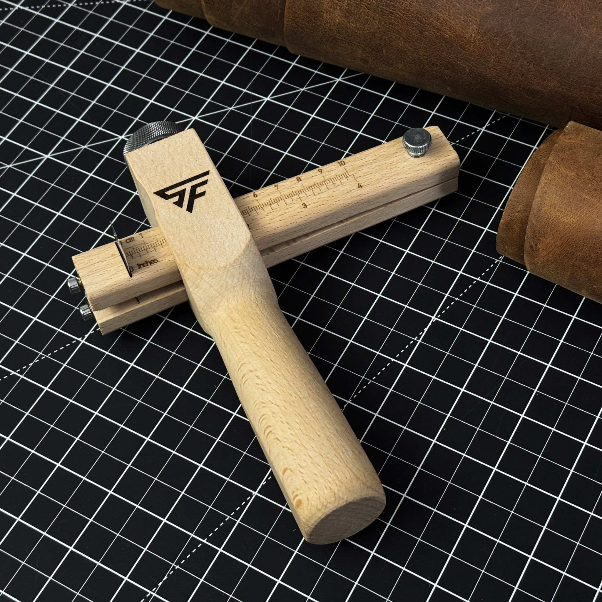 Adjustable Leather Strap & Belt Cutter