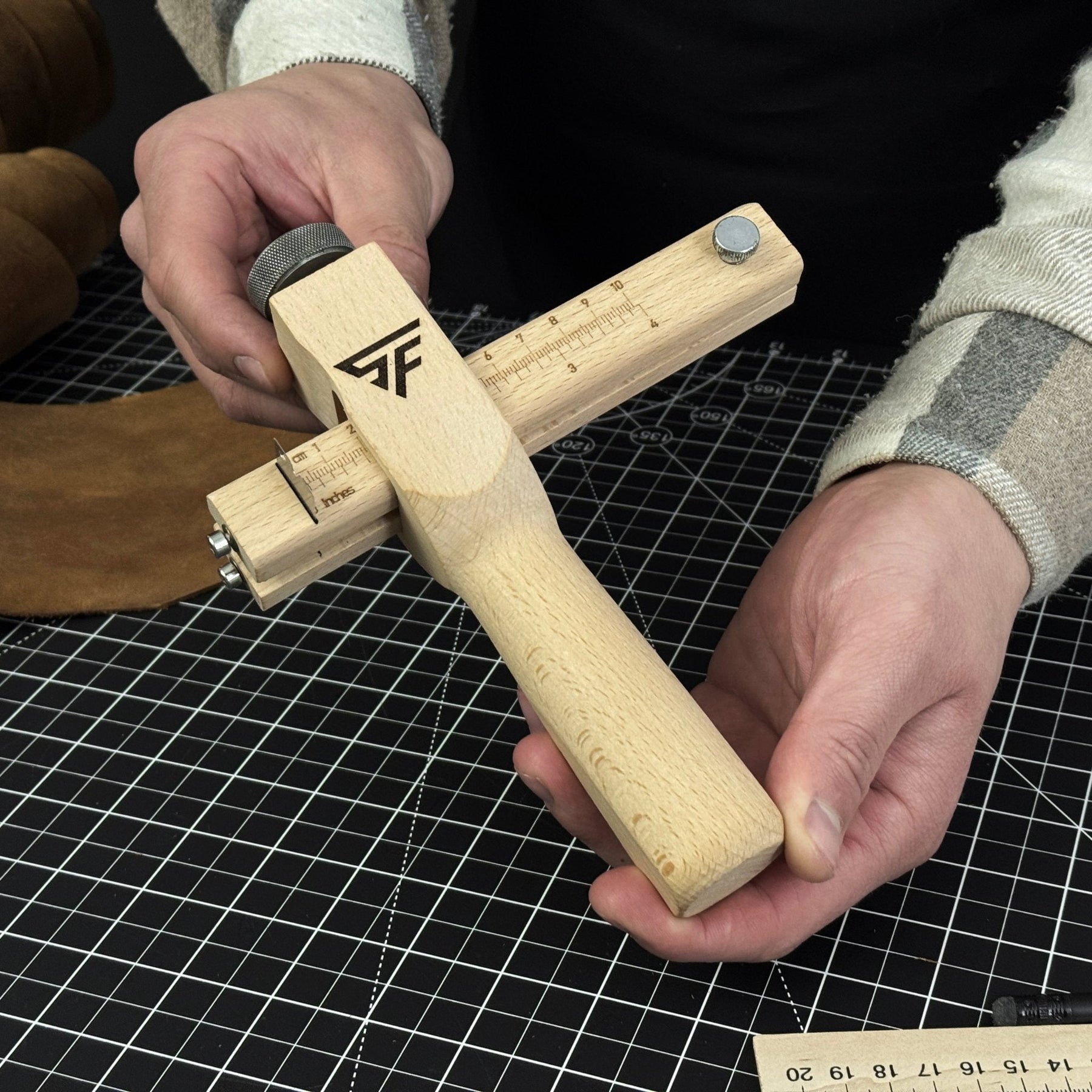 Adjustable Leather Strap & Belt Cutter