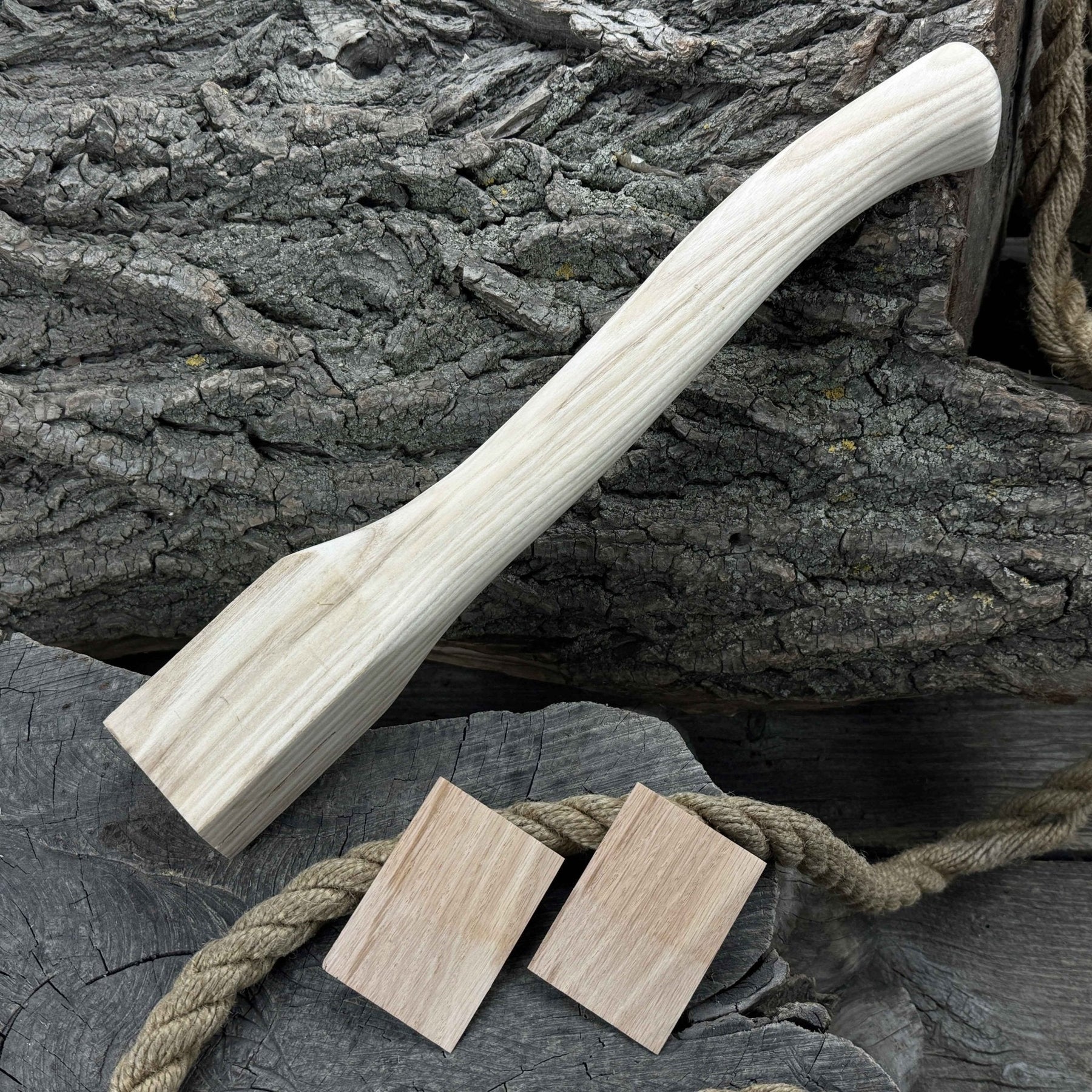 Ash Wood Axe Handle with Red Oak Wedges, 41.5 cm (16.3 in)