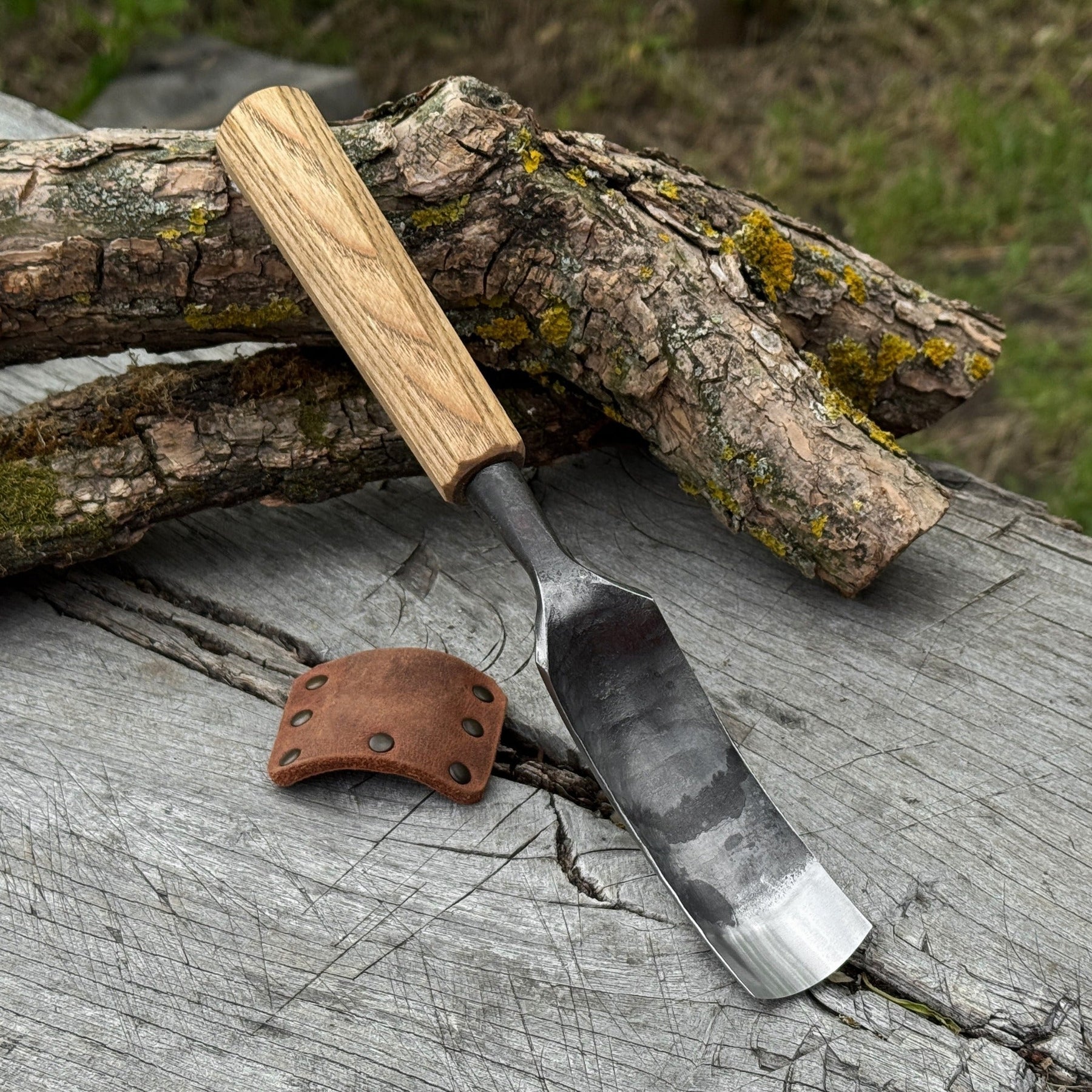 Bent Carving Gouge, 20 - 40 mm (0.8 - 1.6 inches)
