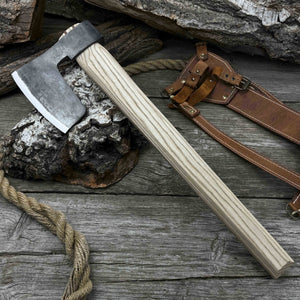Carpenter’s Axe with Leather Shoulder Sheath, 0.84 kg (1.85 lb)