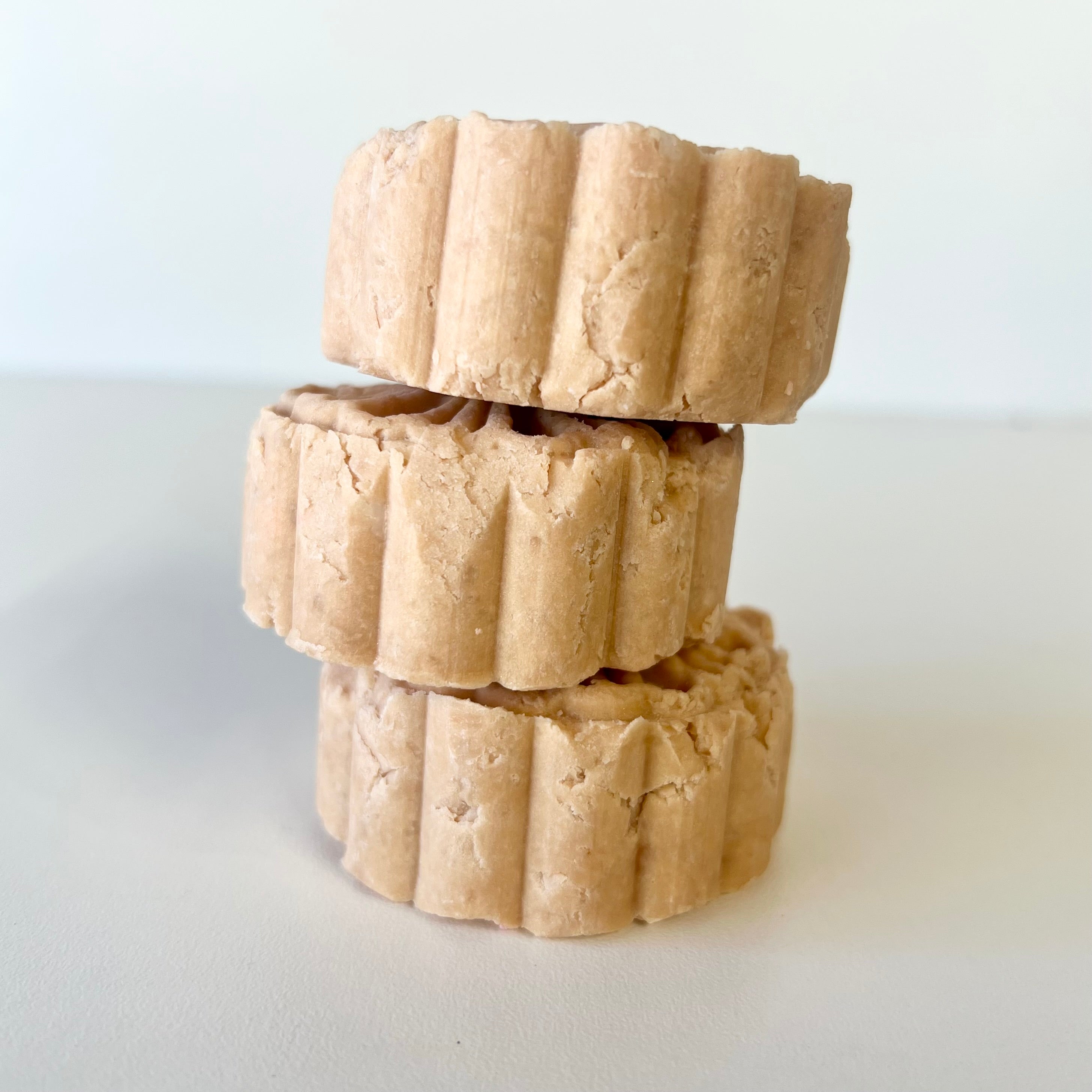 Homestead Honey shampoo bar by Farmhouse Lather