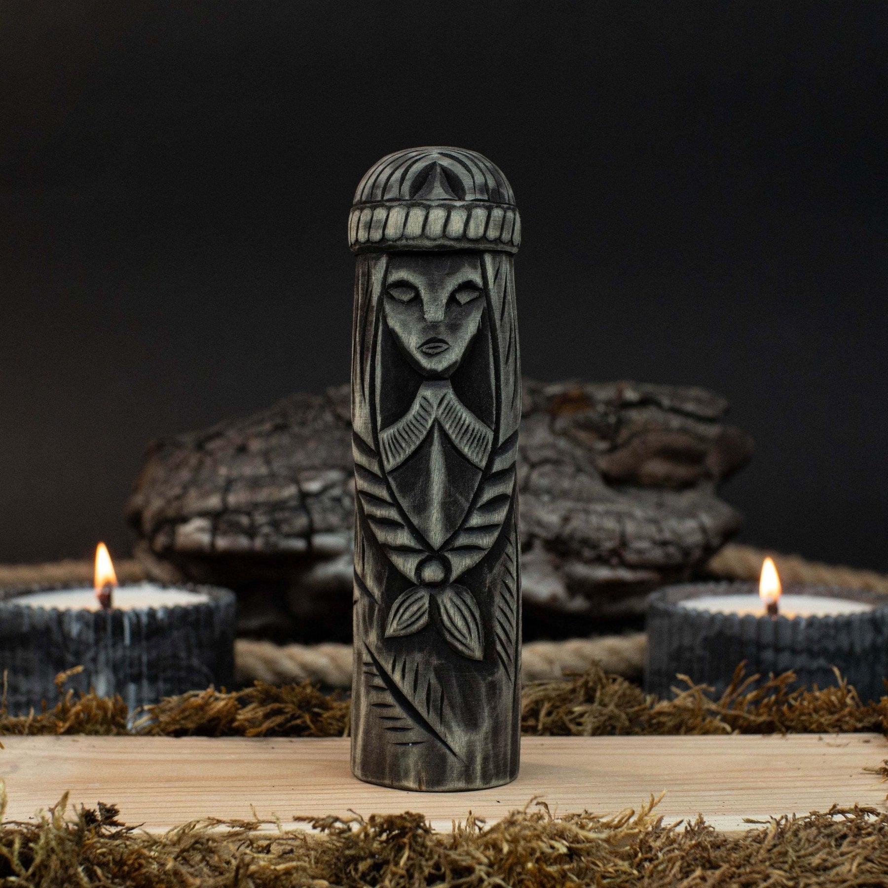 Hand-Carved Freyja Figurine – 14 cm (5.7 inches) Wooden Scandinavian Goddess Statue