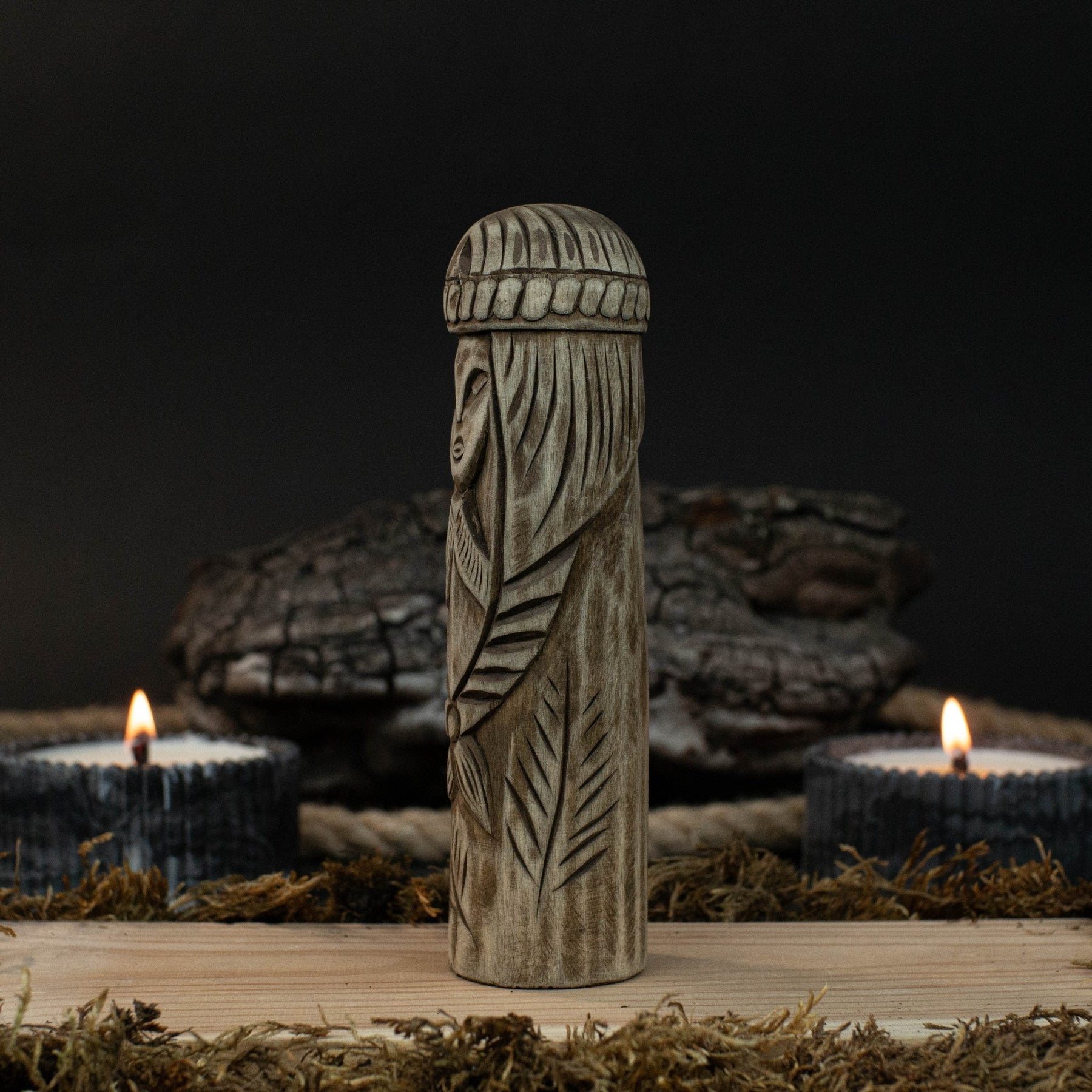 Hand-Carved Freyja Statue – 14 cm (5.7 inch) Wooden Norse Goddess Altar Figurine
