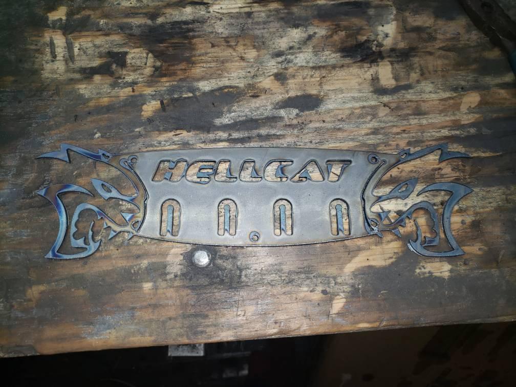 Dodge Hellcat Keychain Rack – Steel Wall Mounted Muscle Car Organizer