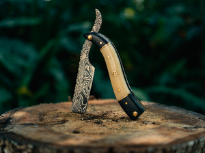 Handmade Damascus Steel Straight Folding Razor — Camel Bone & Buffalo Horn Handle