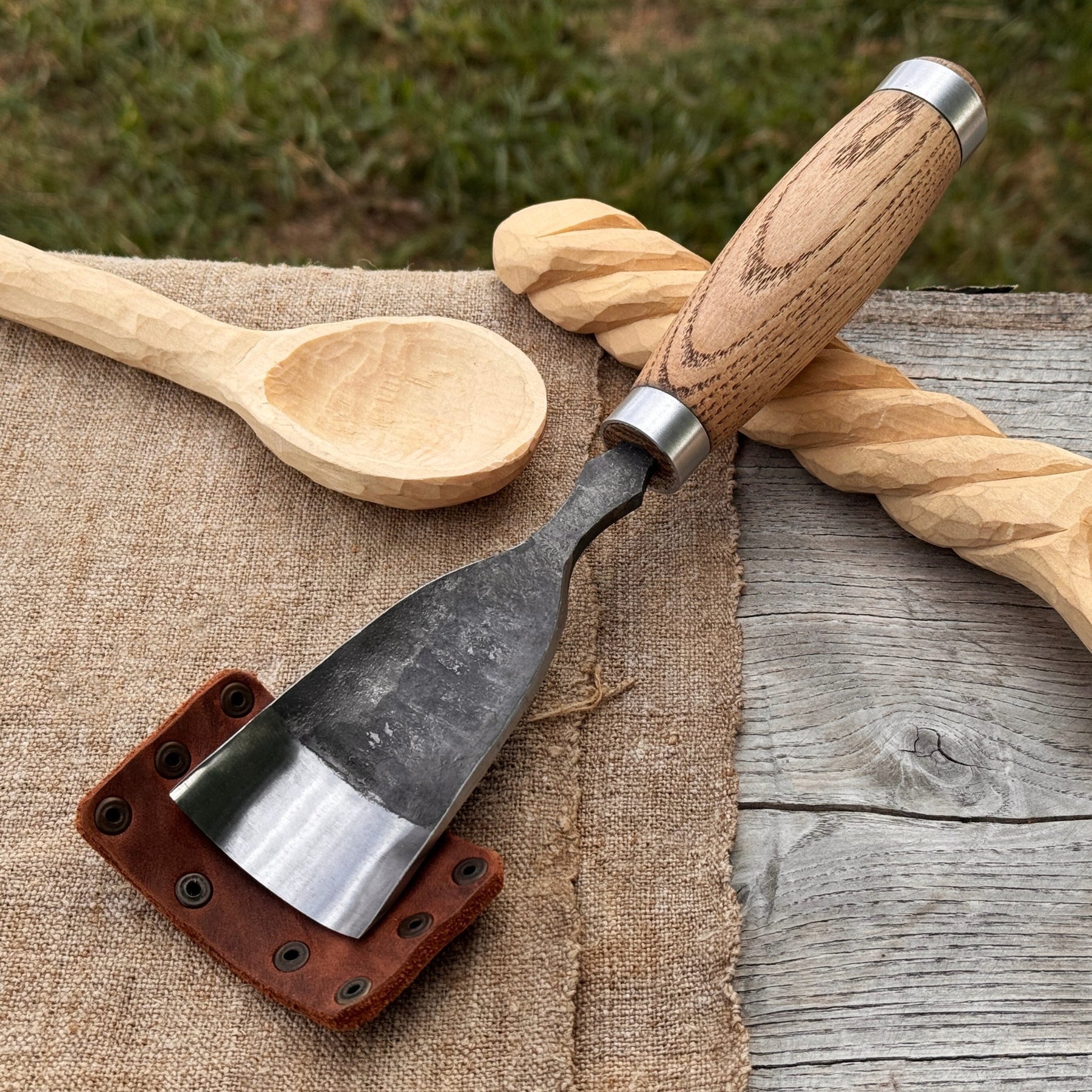 Large Straight Gouge (Rounded Chisel), 10 - 45 mm (0.4 - 1.8 inches)