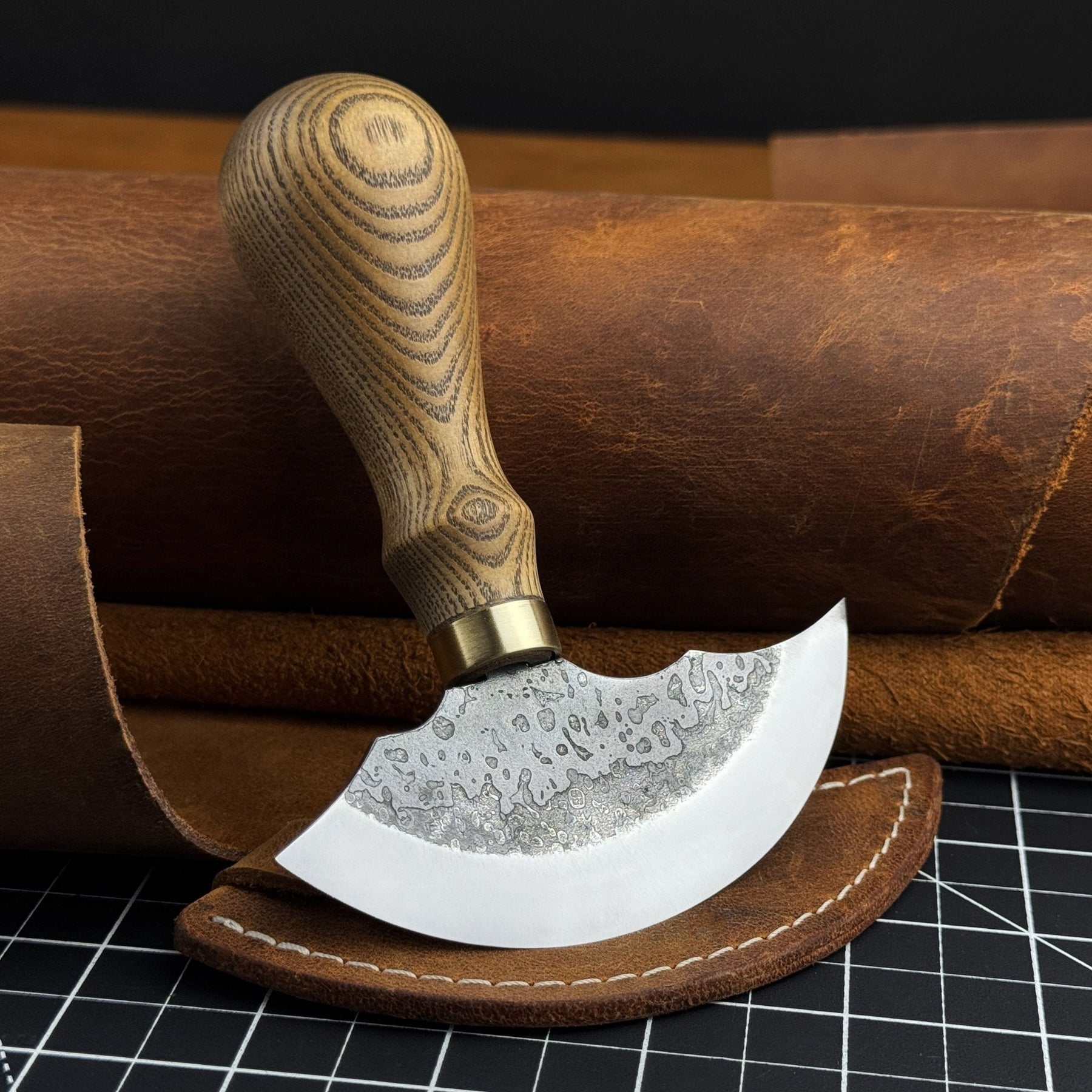 Leather Round Knife, 10 cm (3.9 inches)