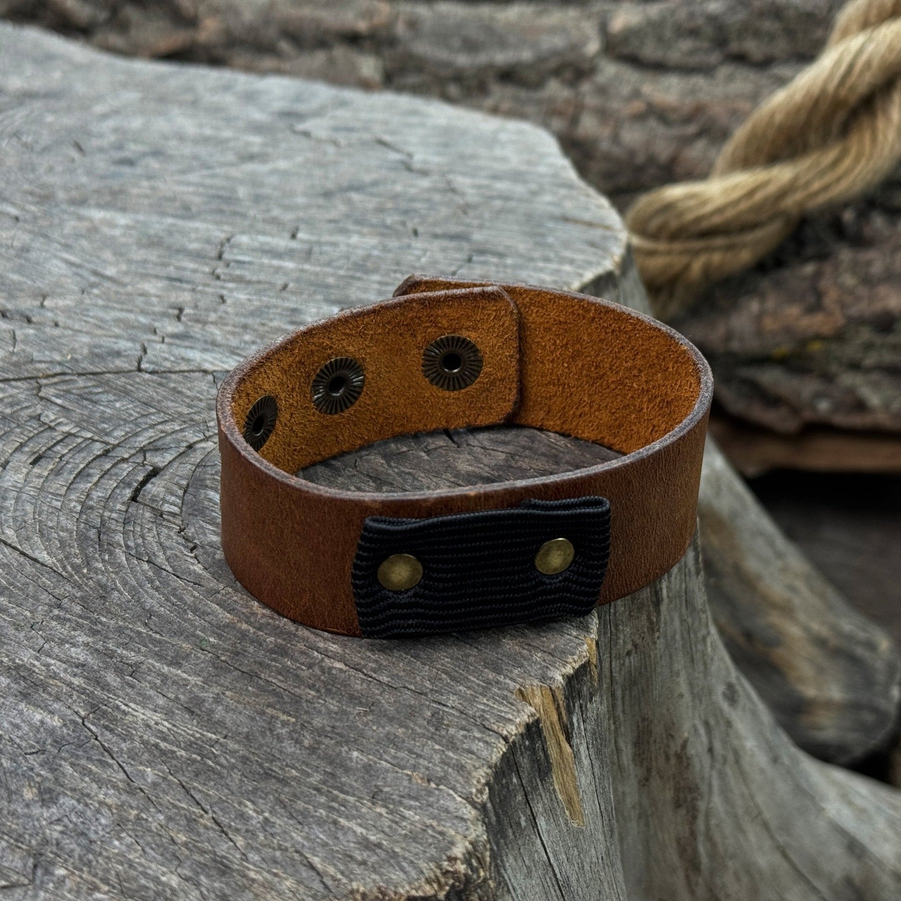 Leather Wrist Pencil Mount – 23.5 cm (9.25 inches)