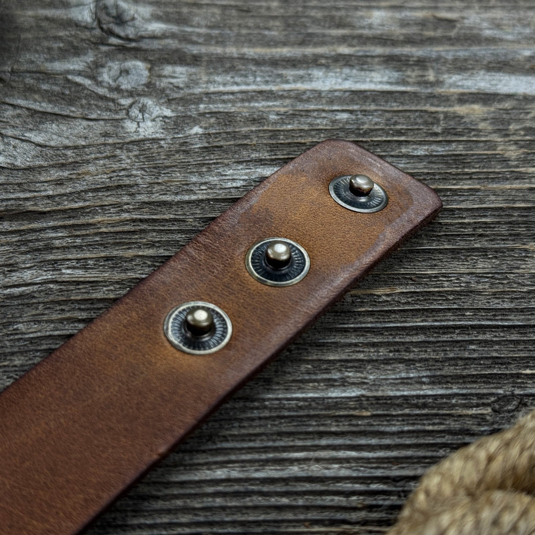 Leather Wrist Pencil Mount – 23.5 cm (9.25 inches)
