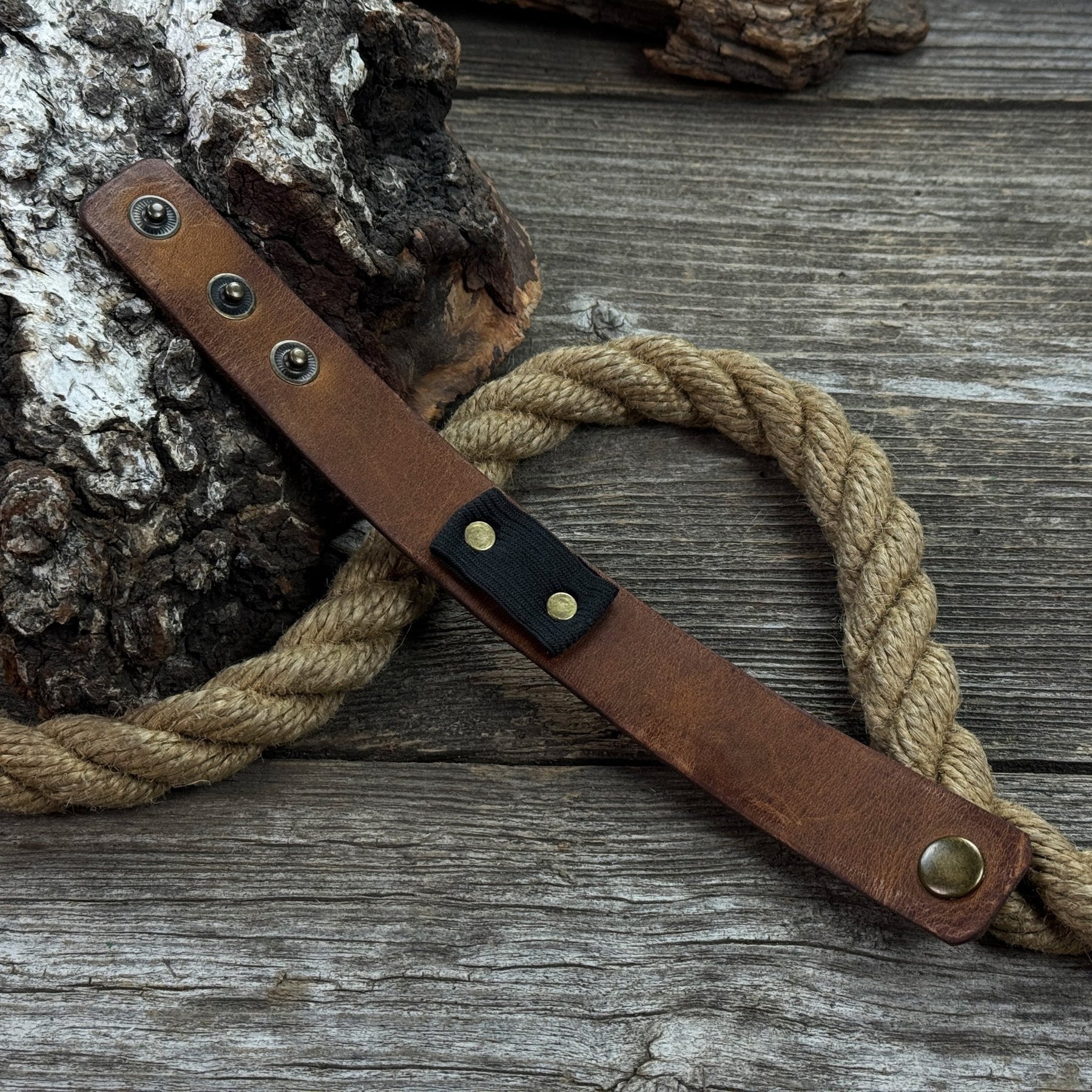 Leather Wrist Pencil Mount – 23.5 cm (9.25 inches)